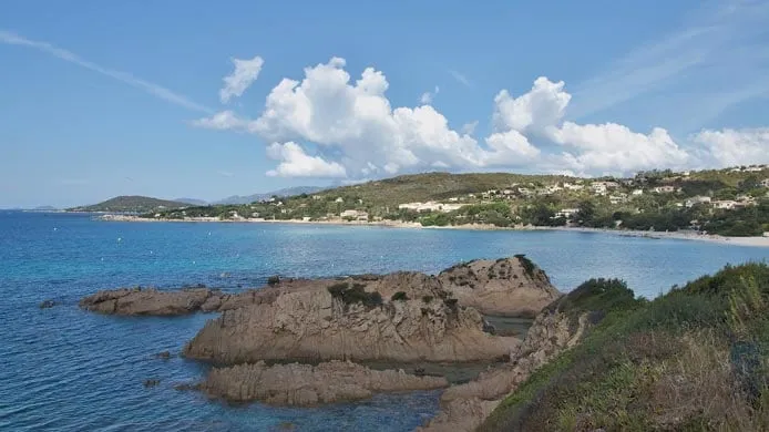 Plage de Ruppione : sable fin et eau turquoise